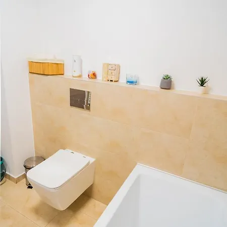 Queen Elizabeth - Ultracentral - Free Parking & Ac 布加勒斯特