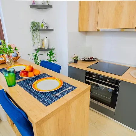 Apartament Queen Elizabeth - Ultracentral - Free Parking & Ac *