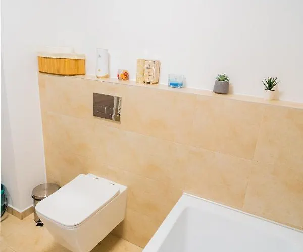 Queen Elizabeth - Ultracentral - Free Parking & Ac 부쿠레슈티